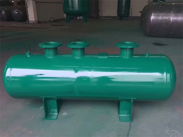 龙里龙里龙里蒸汽分气缸